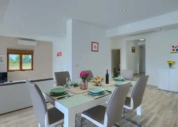 Monteci 別荘 プーラ