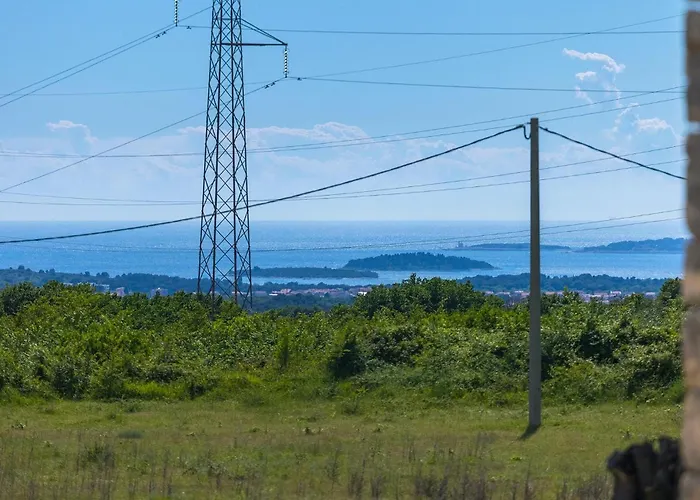 別荘 Monteci プーラ