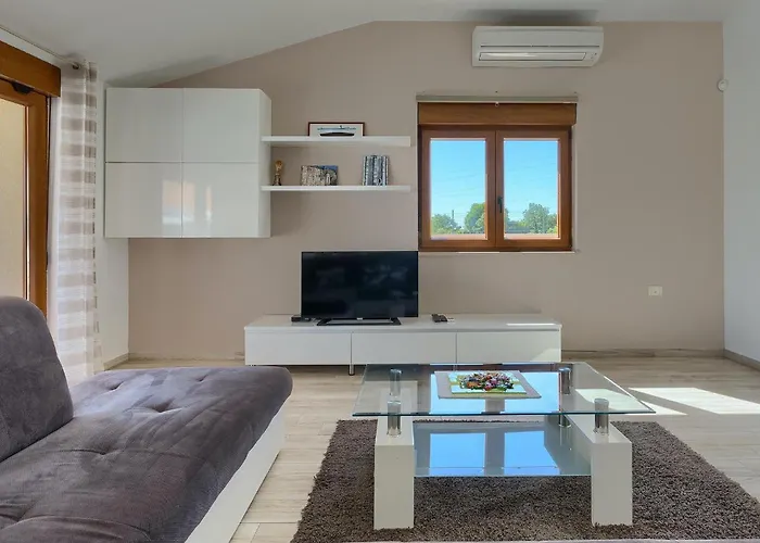 Semesterbostad Monteci *